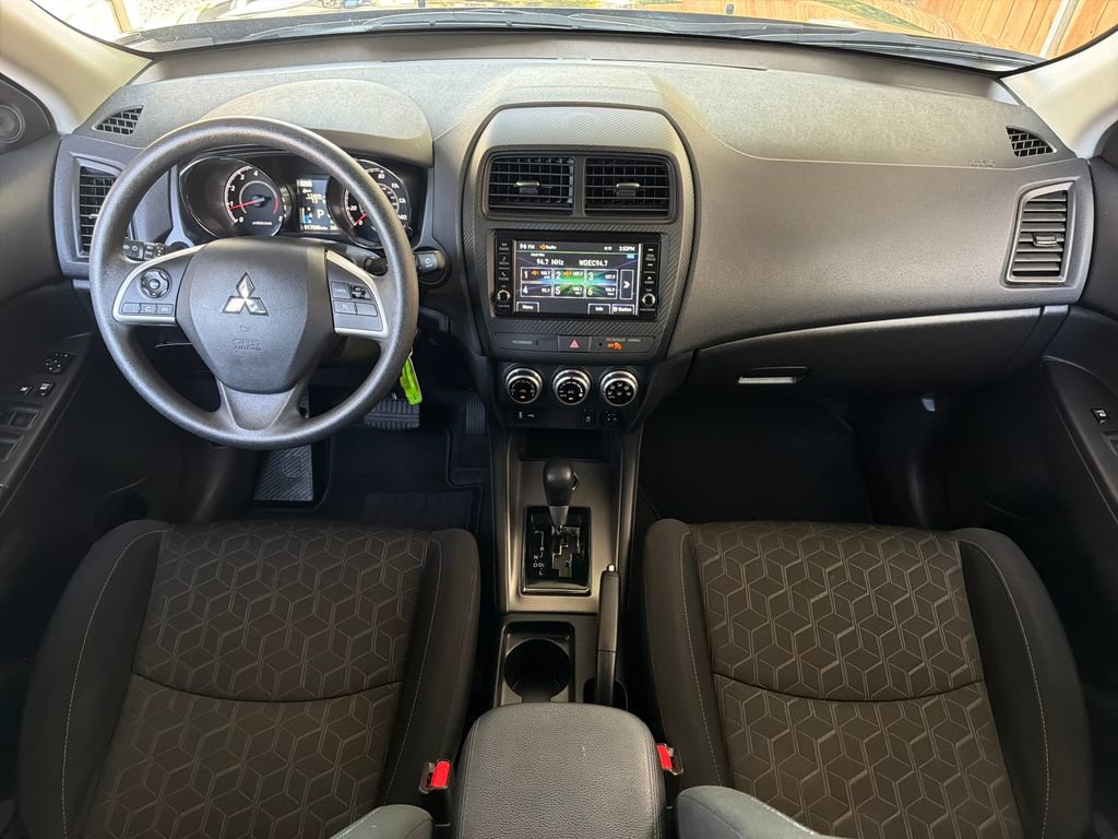 Used 2025 Mitsubishi Outlander Sport AWD image 21