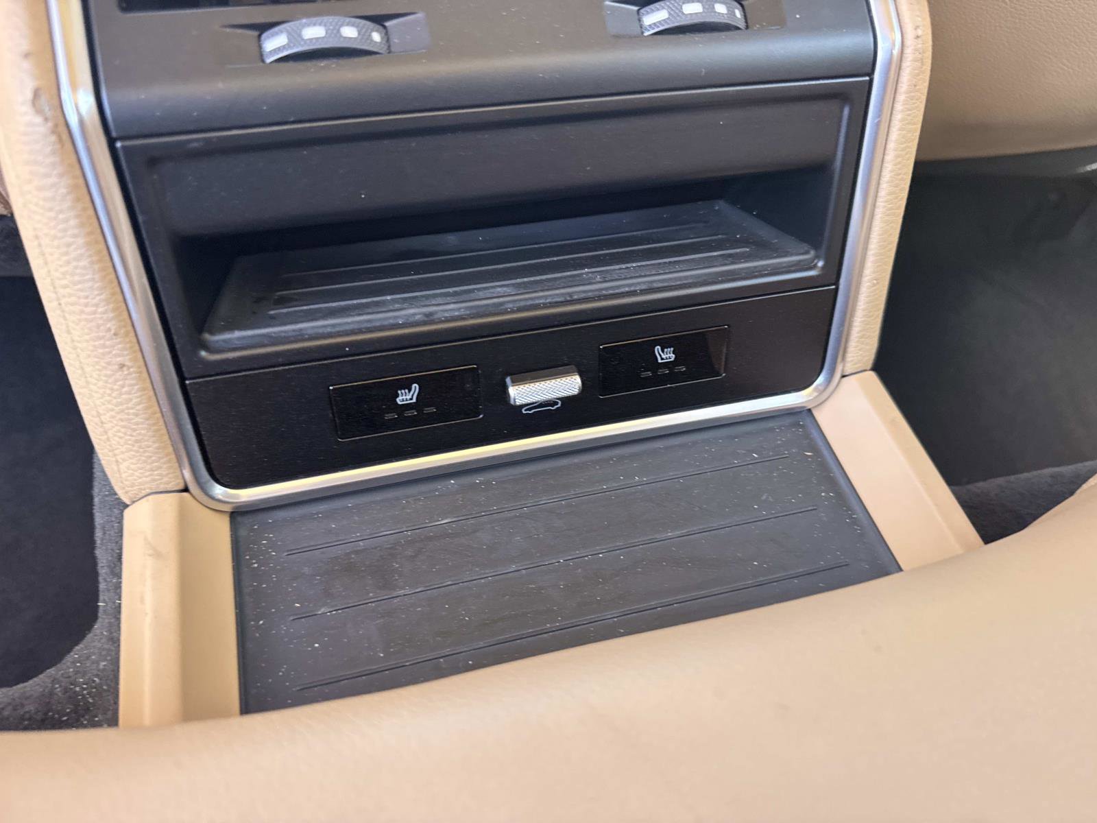 Used 2019 Porsche Panamera 4 image 16