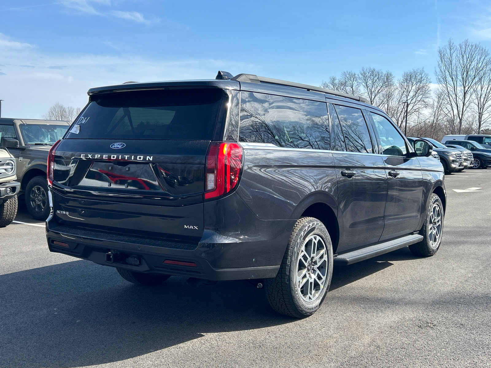 New 2026 Ford Expedition Max Active AWD/4WD image 2