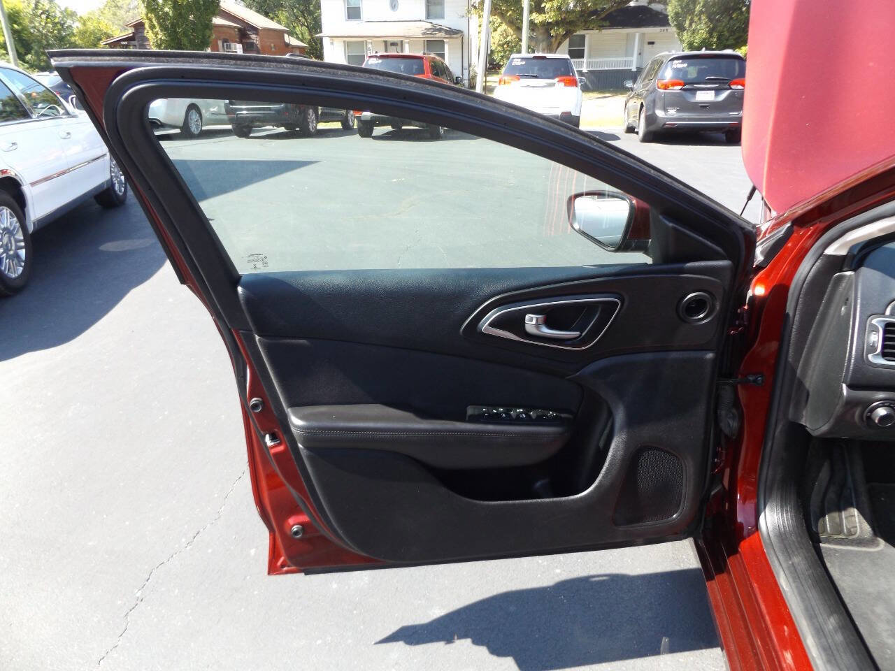 Used 2015 Chrysler 200 Limited w/ Convenience Group image 19