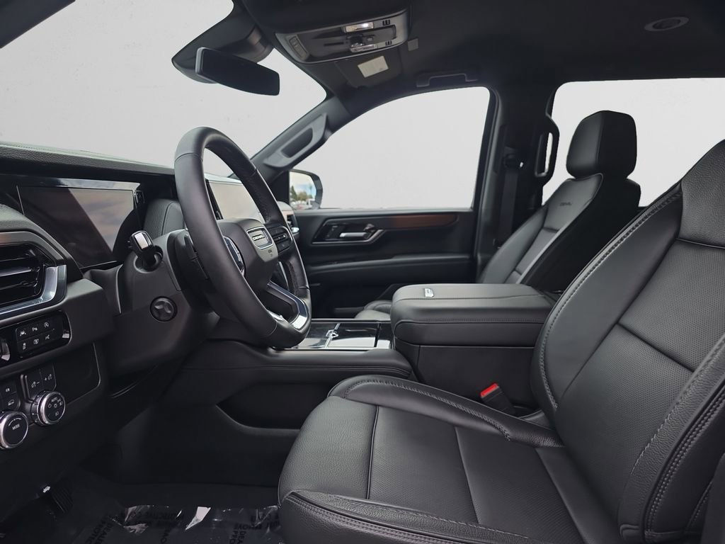 Used 2025 GMC Yukon XL Denali AWD/4WD image 9