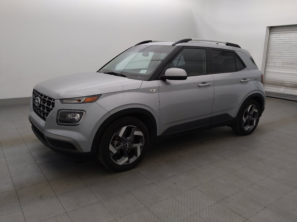 Used 2021 Hyundai Venue SEL w/ Premium Package FWD image 2