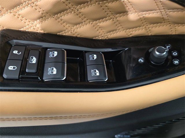 Used 2023 Jeep Grand Cherokee L Summit w/ Advanced Protech Group IV image 29