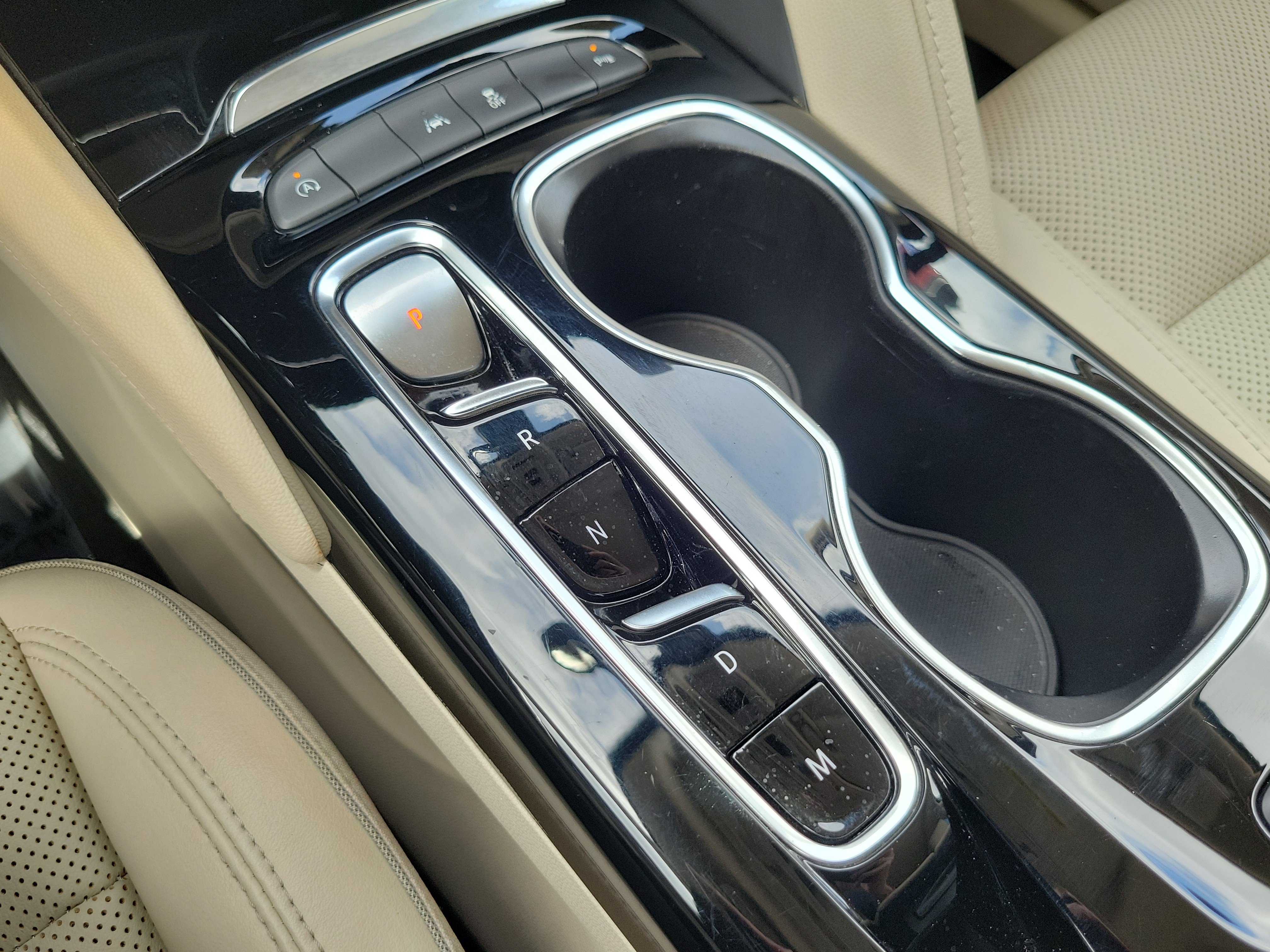 Used 2022 Buick Envision Essence w/ Safety Package FWD image 24