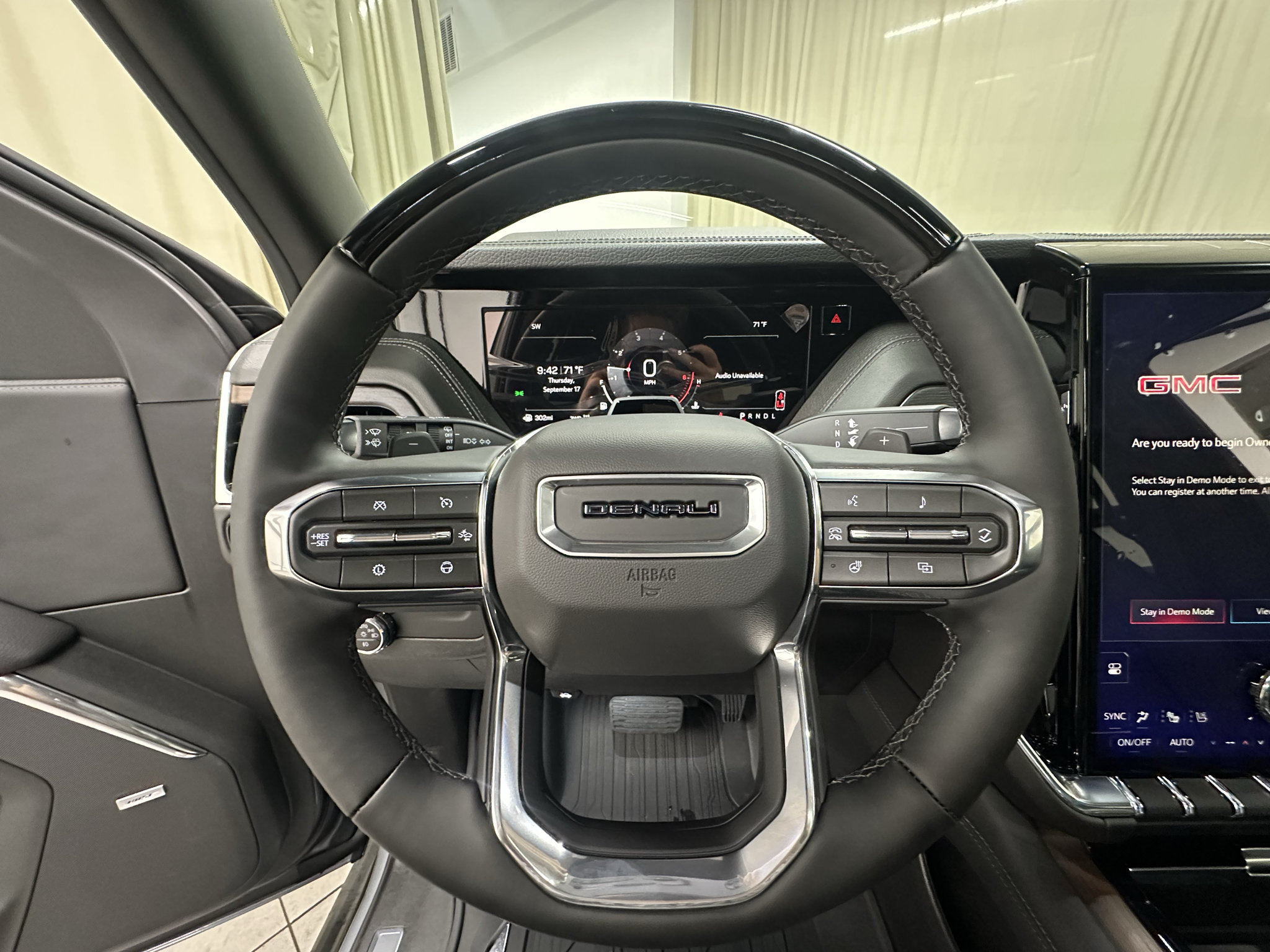 New 2027 GMC Yukon Denali w/ Sun & Power Step Package AWD/4WD image 28