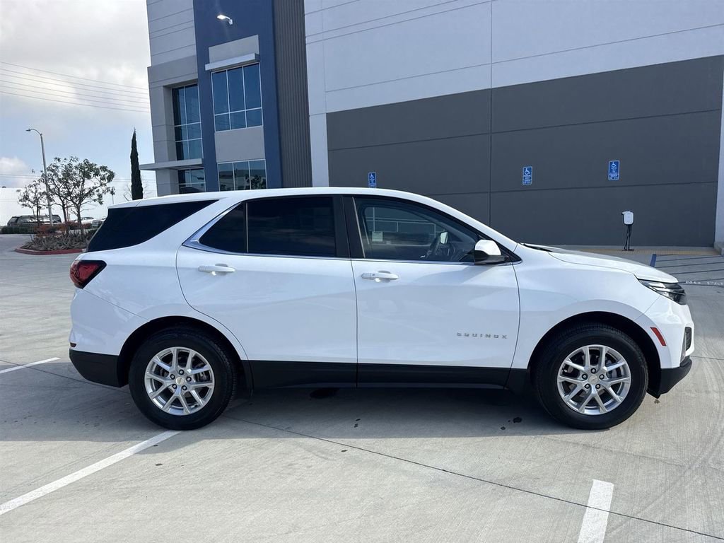 Used 2024 Chevrolet Equinox LT image 2