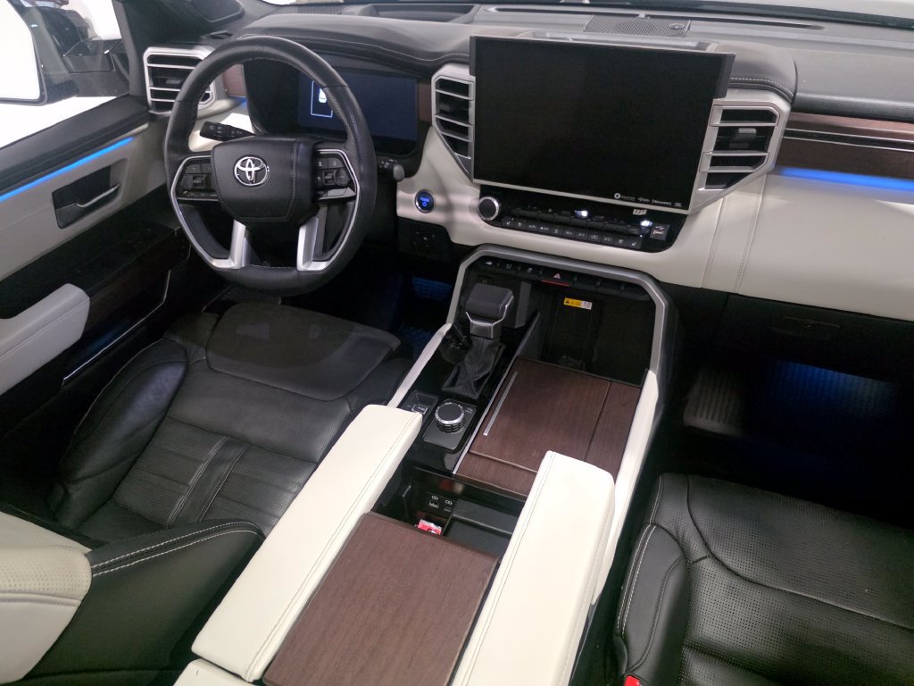 Used 2024 Toyota Sequoia Capstone AWD/4WD image 14