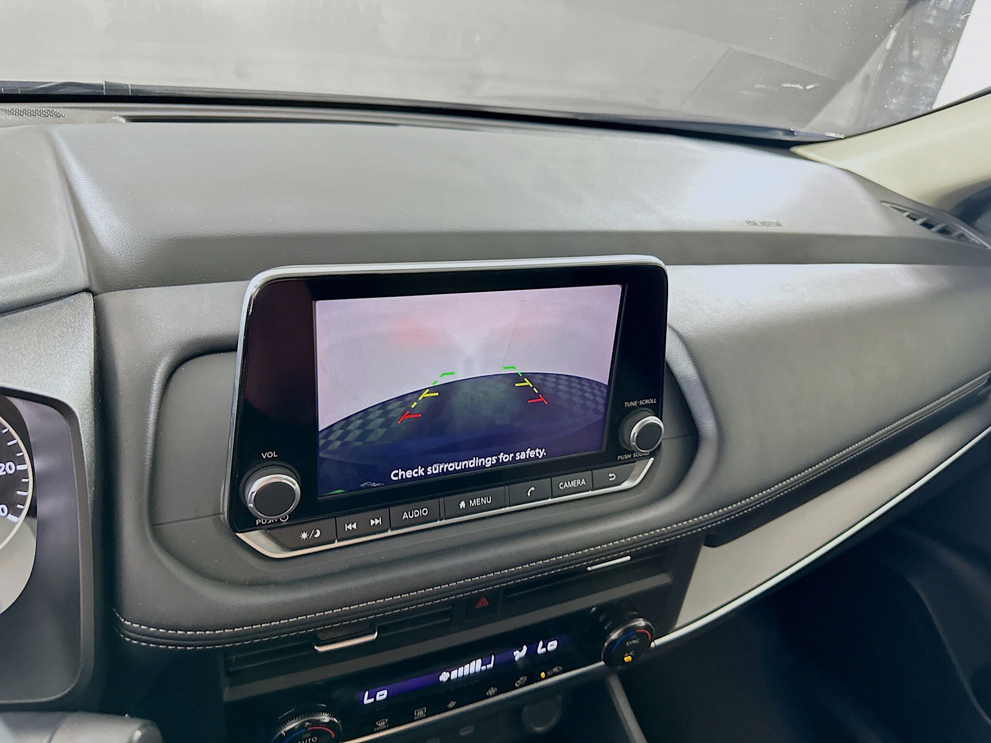 Used 2025 Nissan Rogue SV image 21