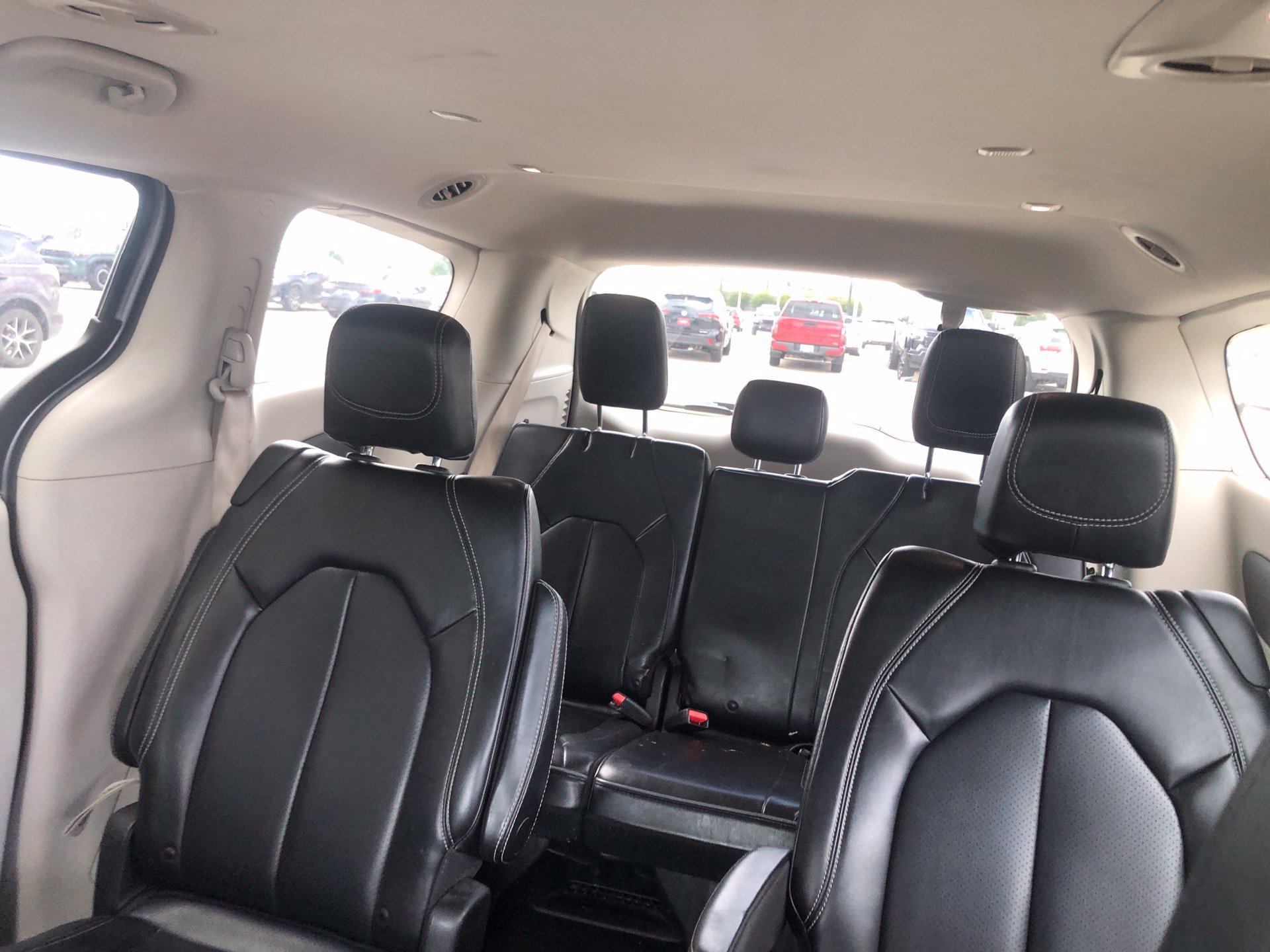 Used 2021 Chrysler Voyager Lxi FWD image 10