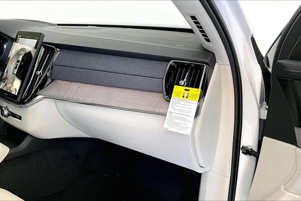 New 2026 Volvo XC90 B6 Ultra w/ Protection Package Premier image 19