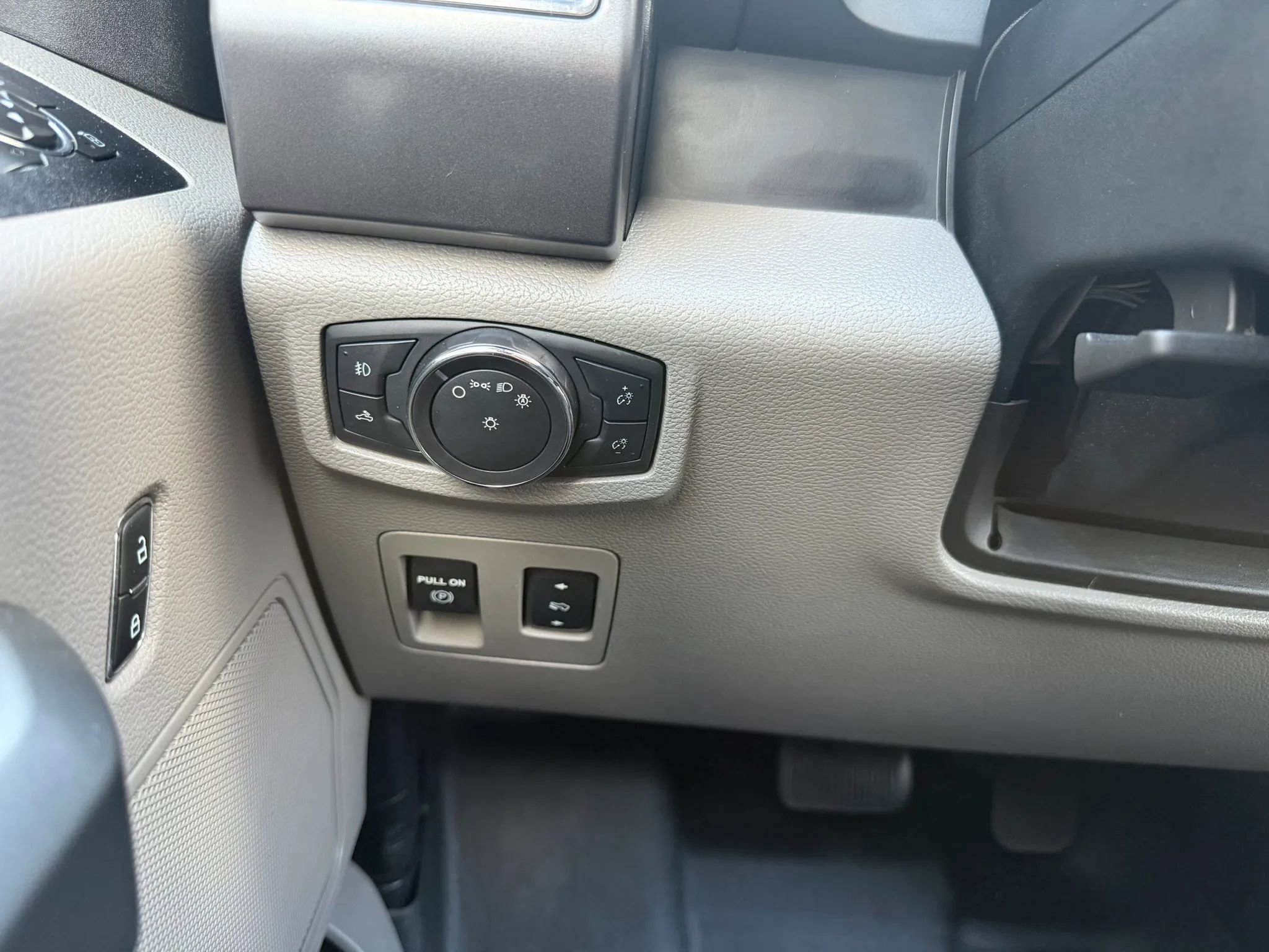 Used 2016 Ford F150 XLT w/ Equipment Group 302A Luxury AWD/4WD image 22