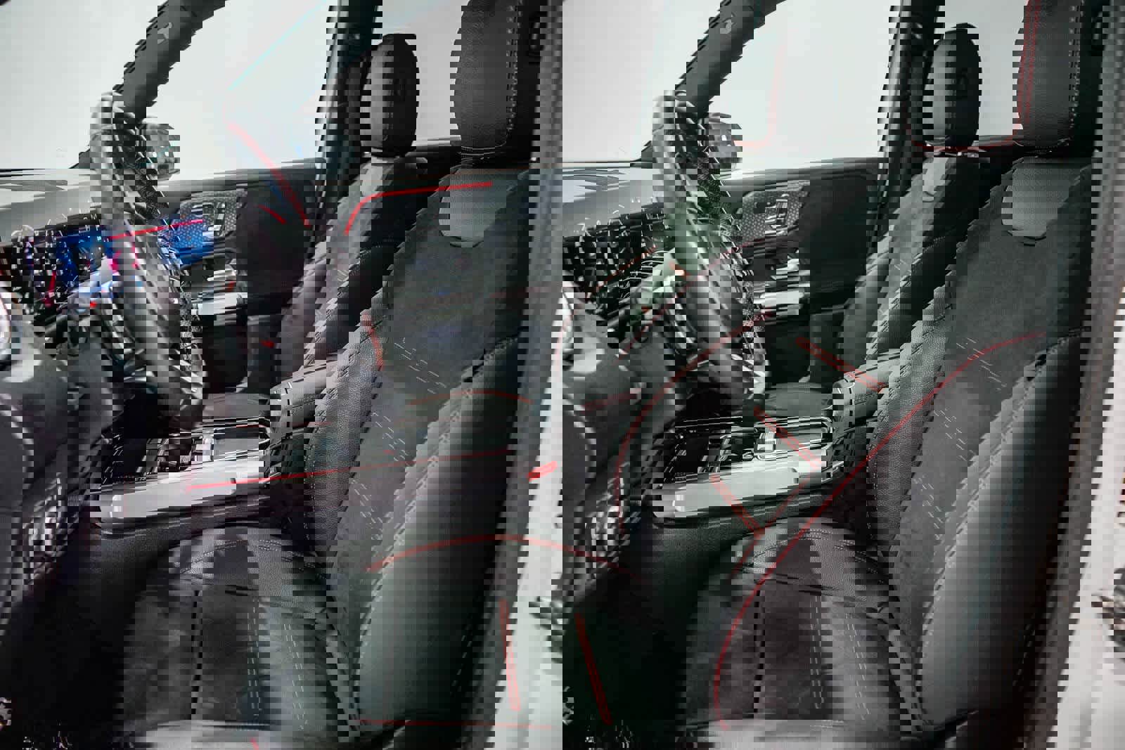 Used 2025 Mercedes-Benz GLB 250 image 16