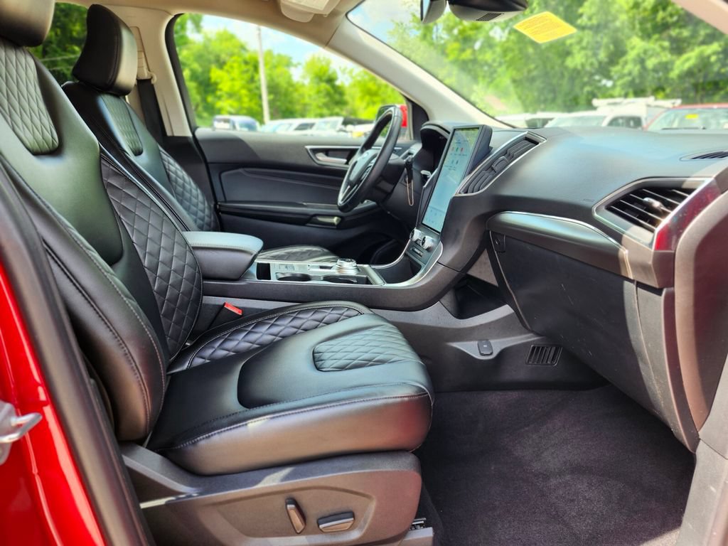 Used 2023 Ford Edge Titanium w/ Cargo Accessory Package AWD/4WD image 11