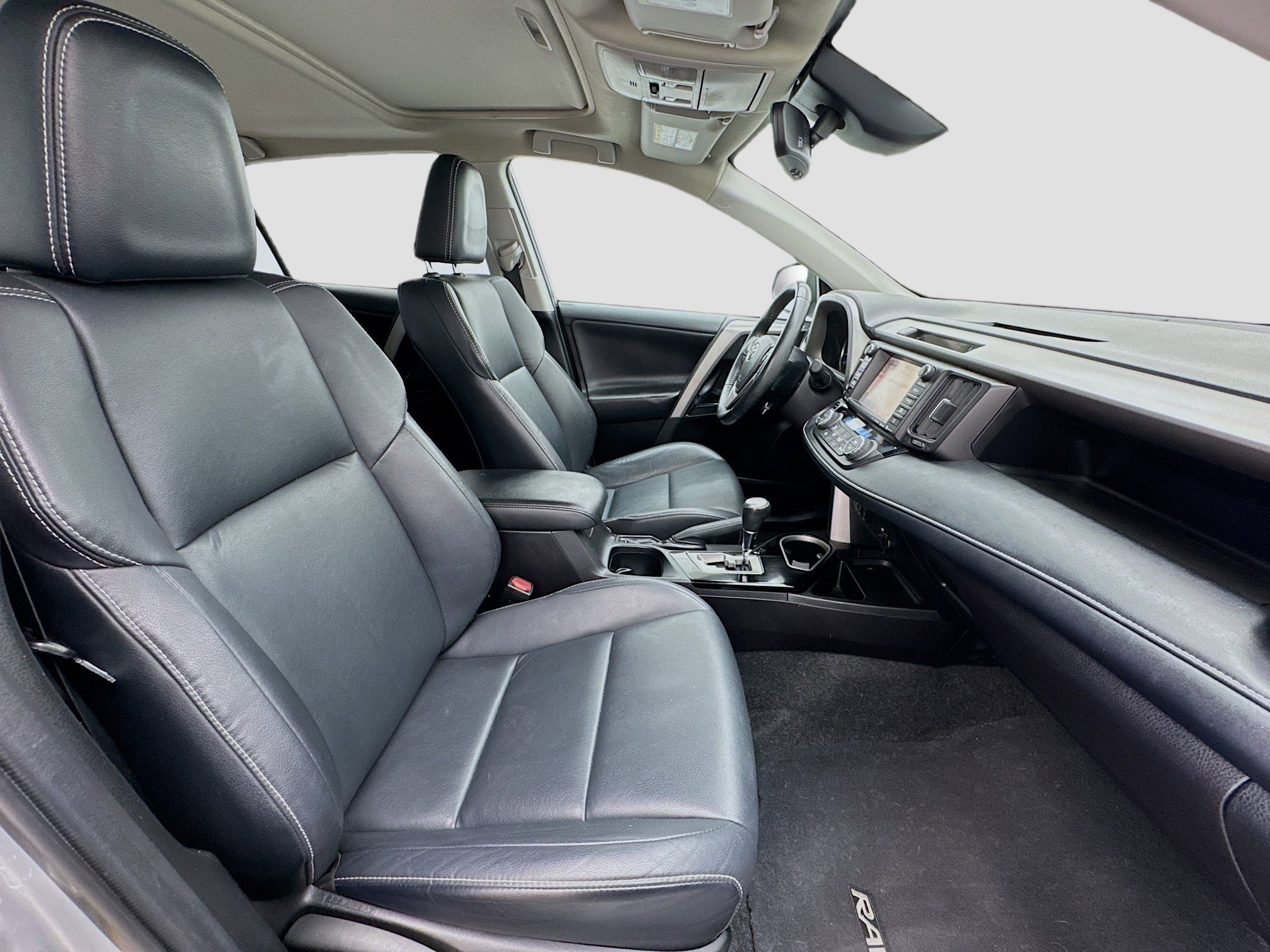 Used 2018 Toyota RAV4 Limited w/ Advanced Technology Package image 19