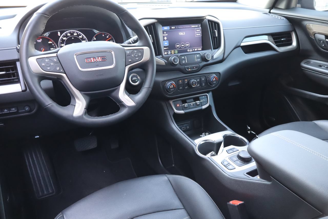 Used 2023 GMC Terrain Denali w/ Denali Premium Package AWD/4WD image 5