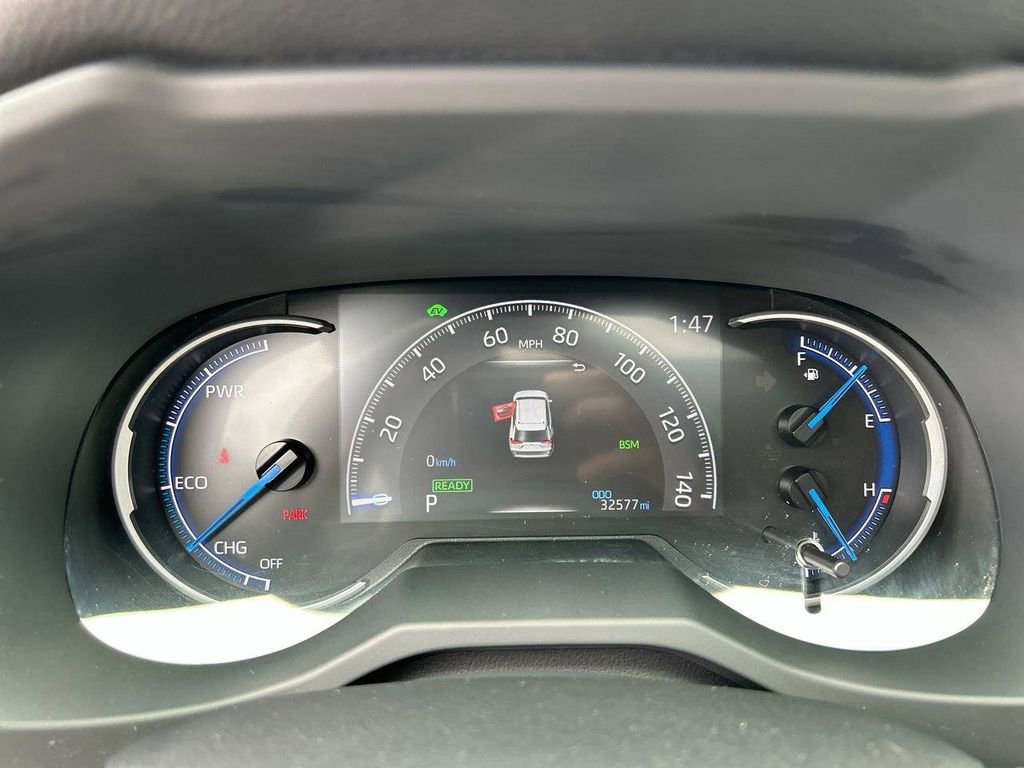 Used 2022 Toyota RAV4 Limited image 37