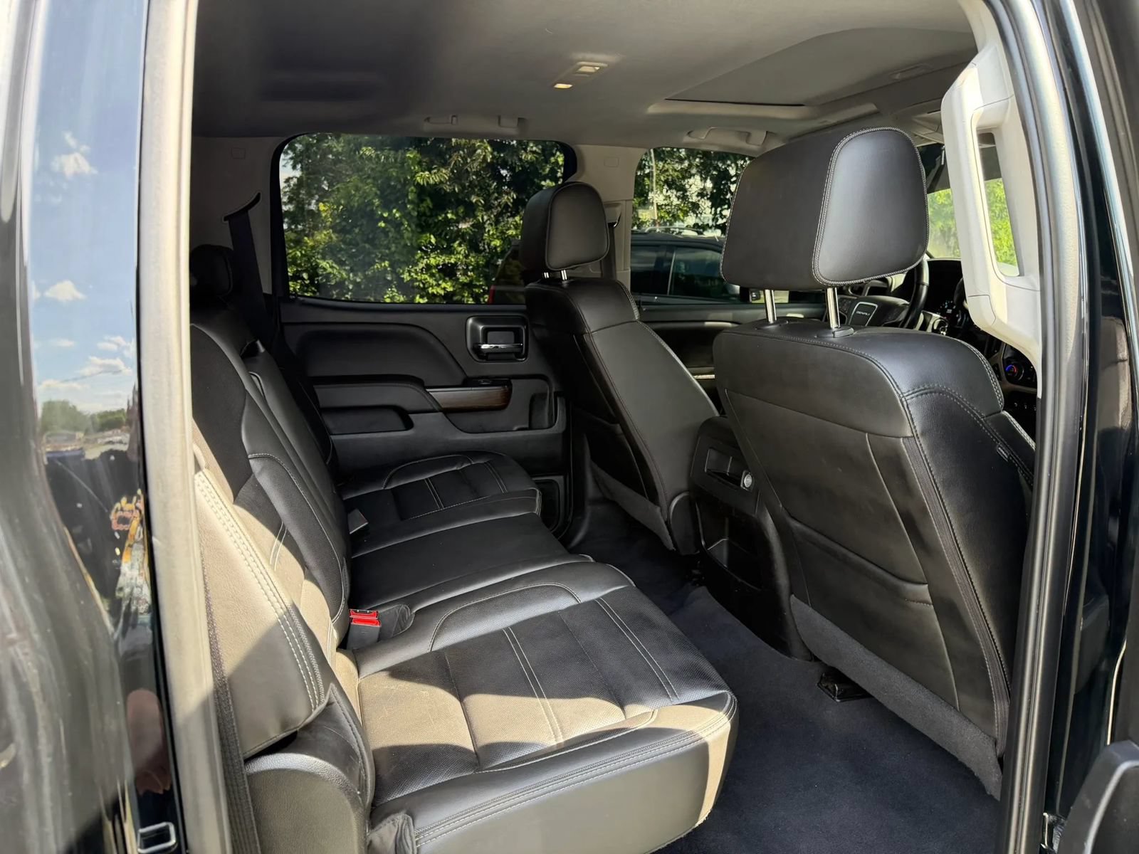 Used 2019 GMC Sierra 2500 Denali w/ Duramax Plus Package AWD/4WD image 18