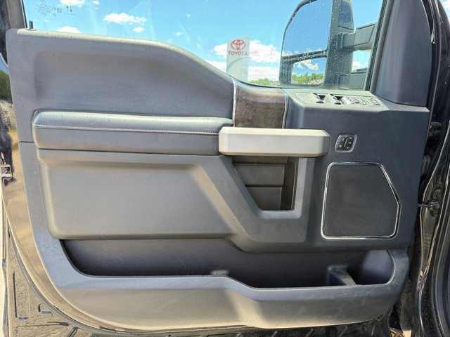 Used 2022 Ford F250 Lariat w/ Lariat Ultimate Package AWD/4WD image 26