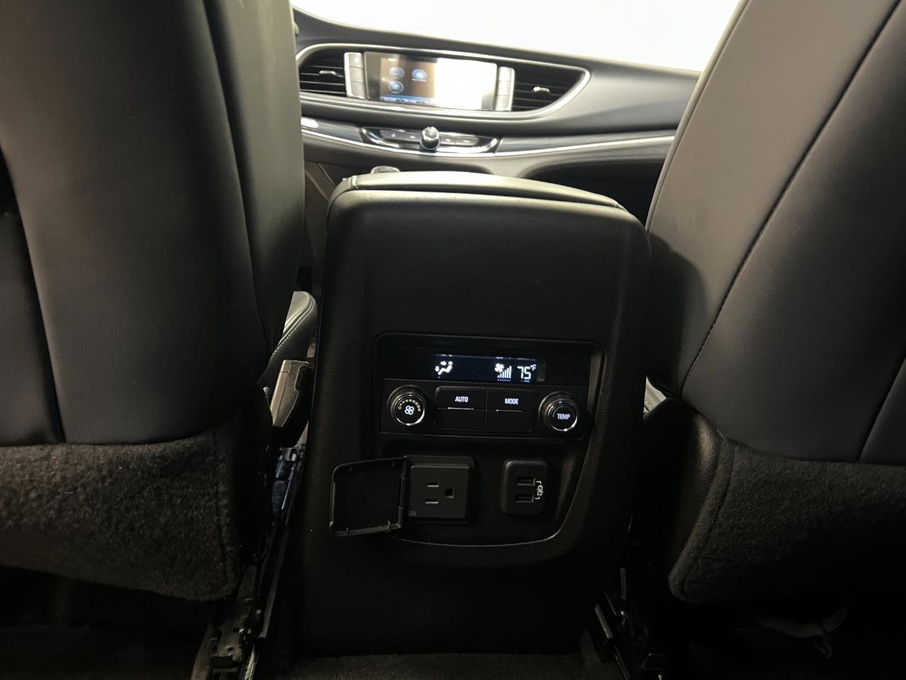 Used 2019 Buick Enclave Essence FWD image 54