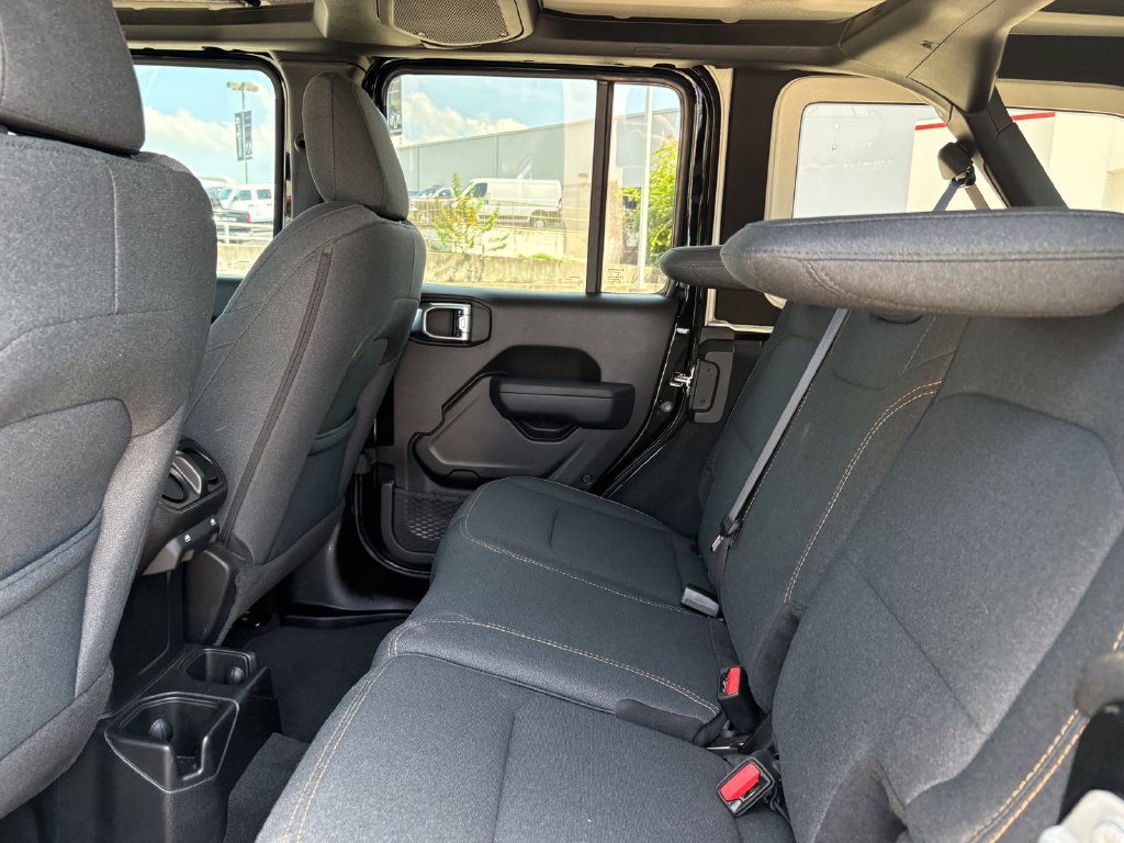 Used 2024 Jeep Wrangler Unlimited Sport AWD/4WD image 14