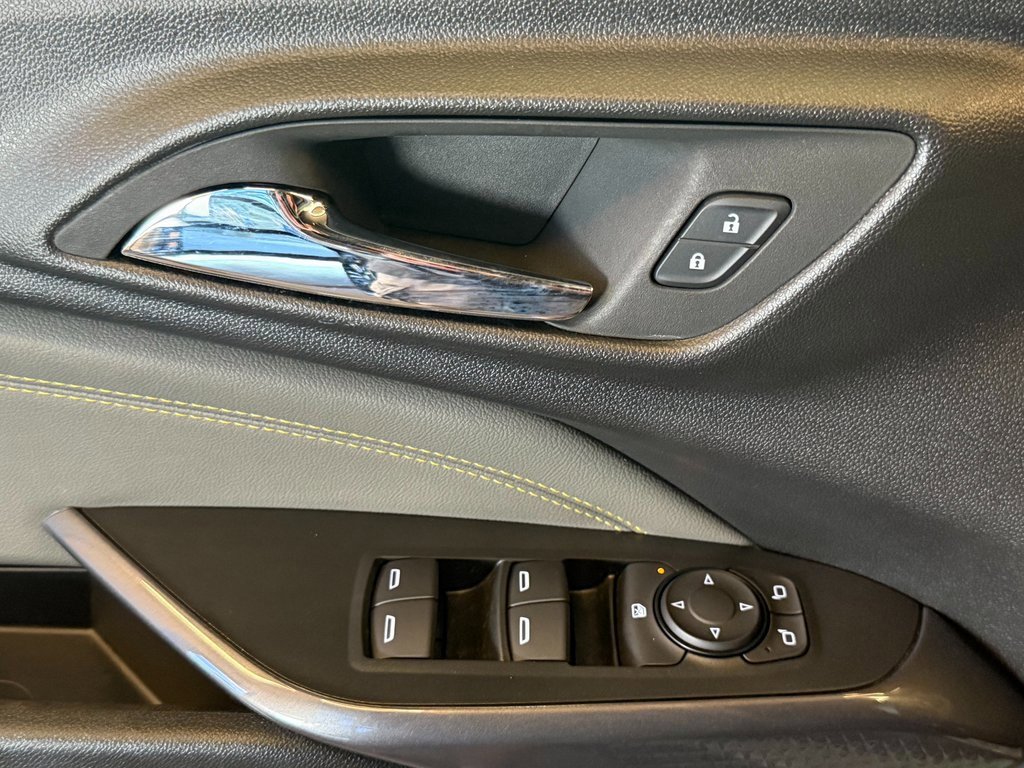 Used 2025 Chevrolet Trax ACTIV w/ Driver Confidence Package image 18