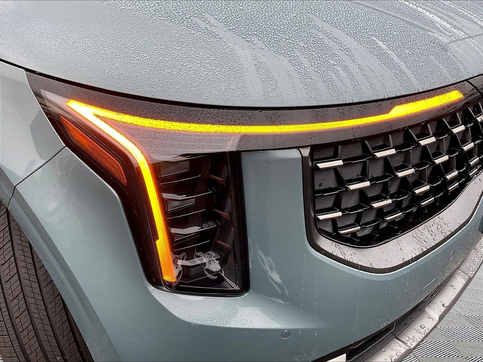 New 2027 Kia Carnival EX FWD image 8