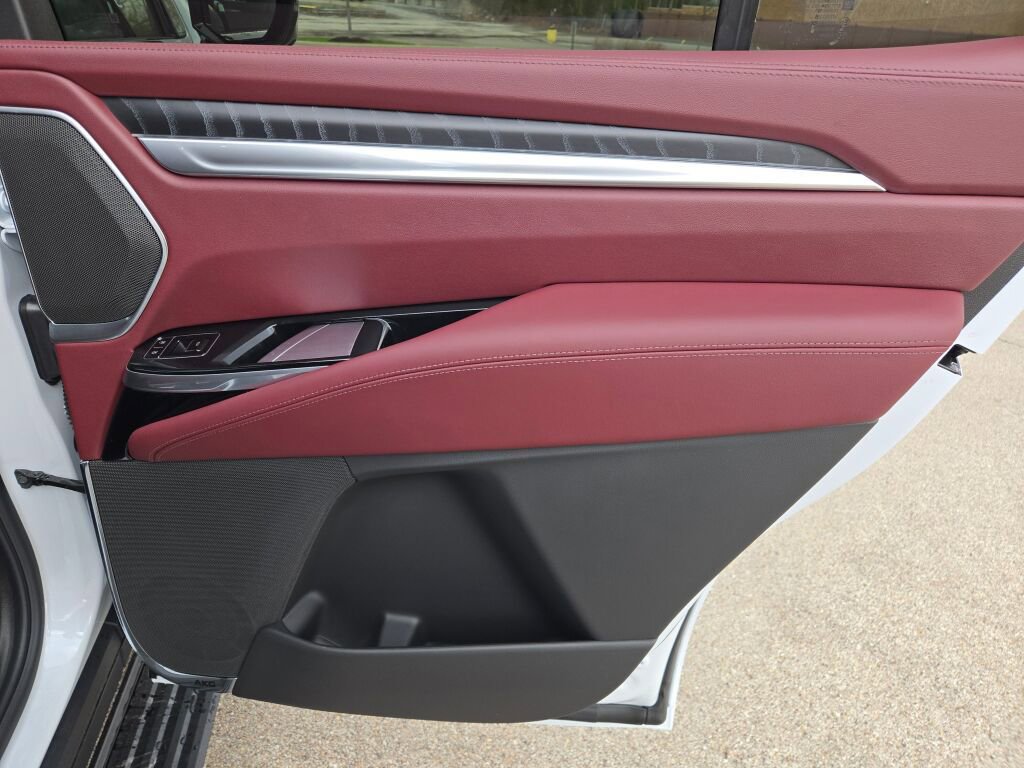 New 2026 Cadillac Escalade Luxury image 9