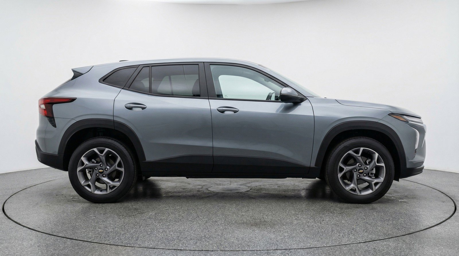 Used 2025 Chevrolet Trax LT FWD image 11