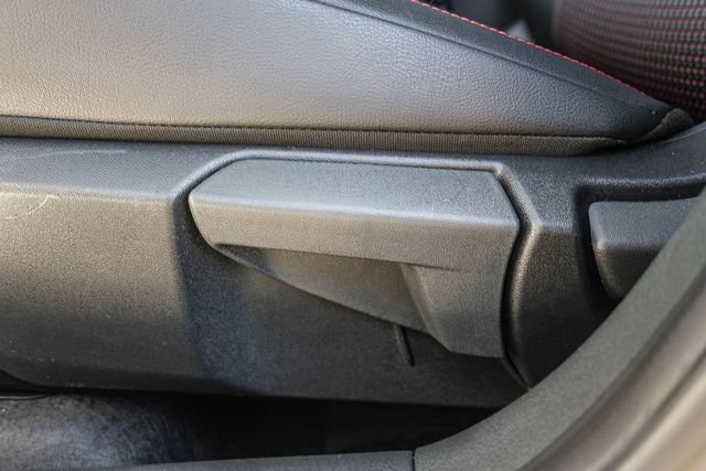 Used 2025 Nissan Kicks SR image 25