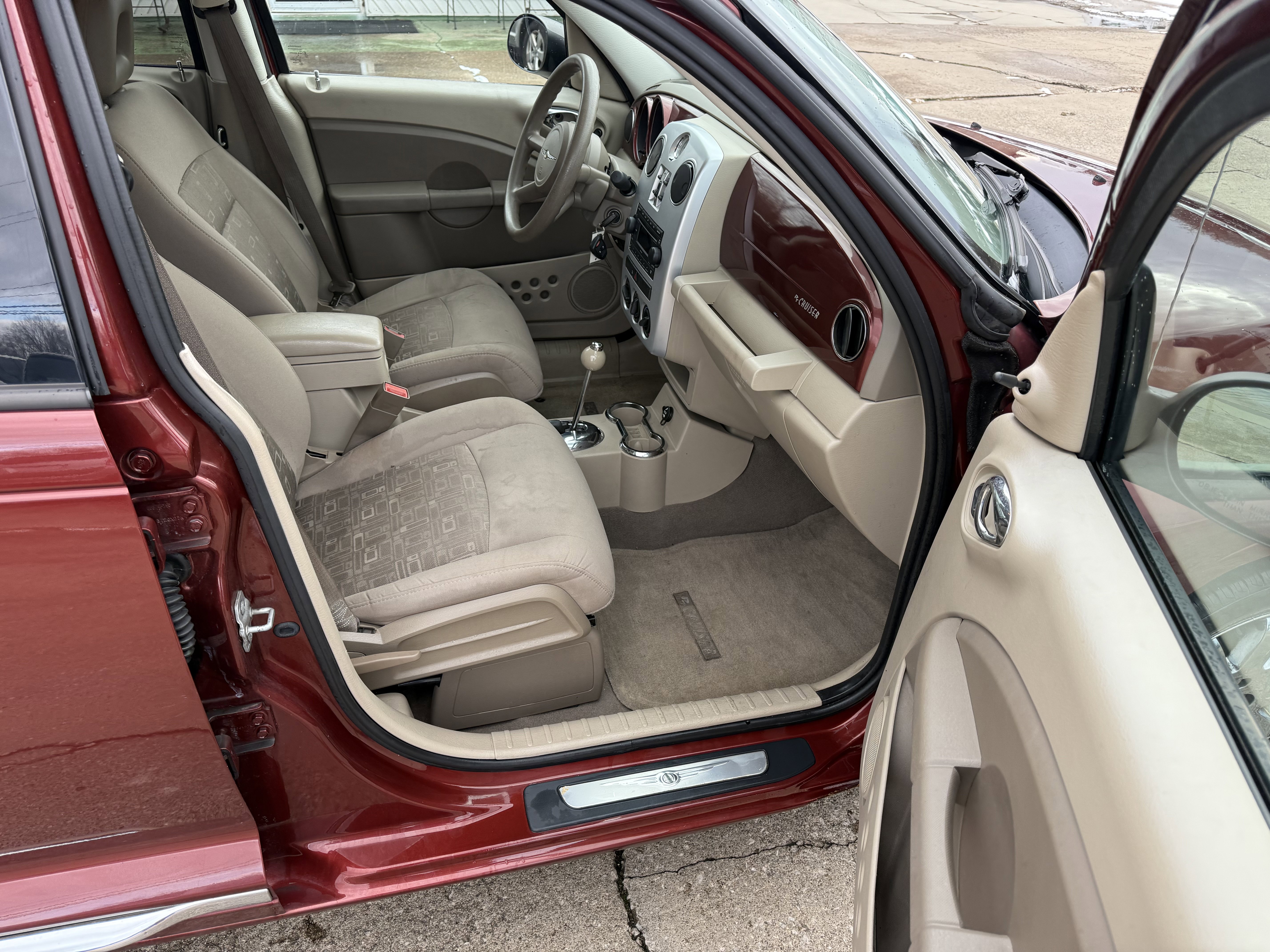 Used 2008 Chrysler PT Cruiser FWD image 11