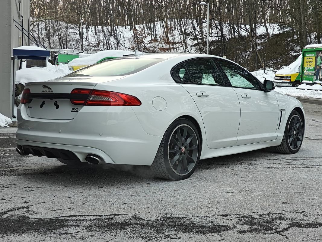 Used 2015 Jaguar XF Portfolio image 3