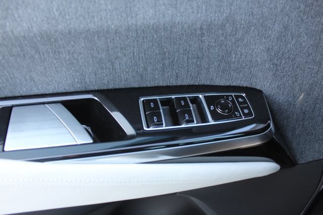 Used 2026 Cadillac Escalade ESV Platinum Sport w/ LPO, ONYX Package AWD/4WD image 45