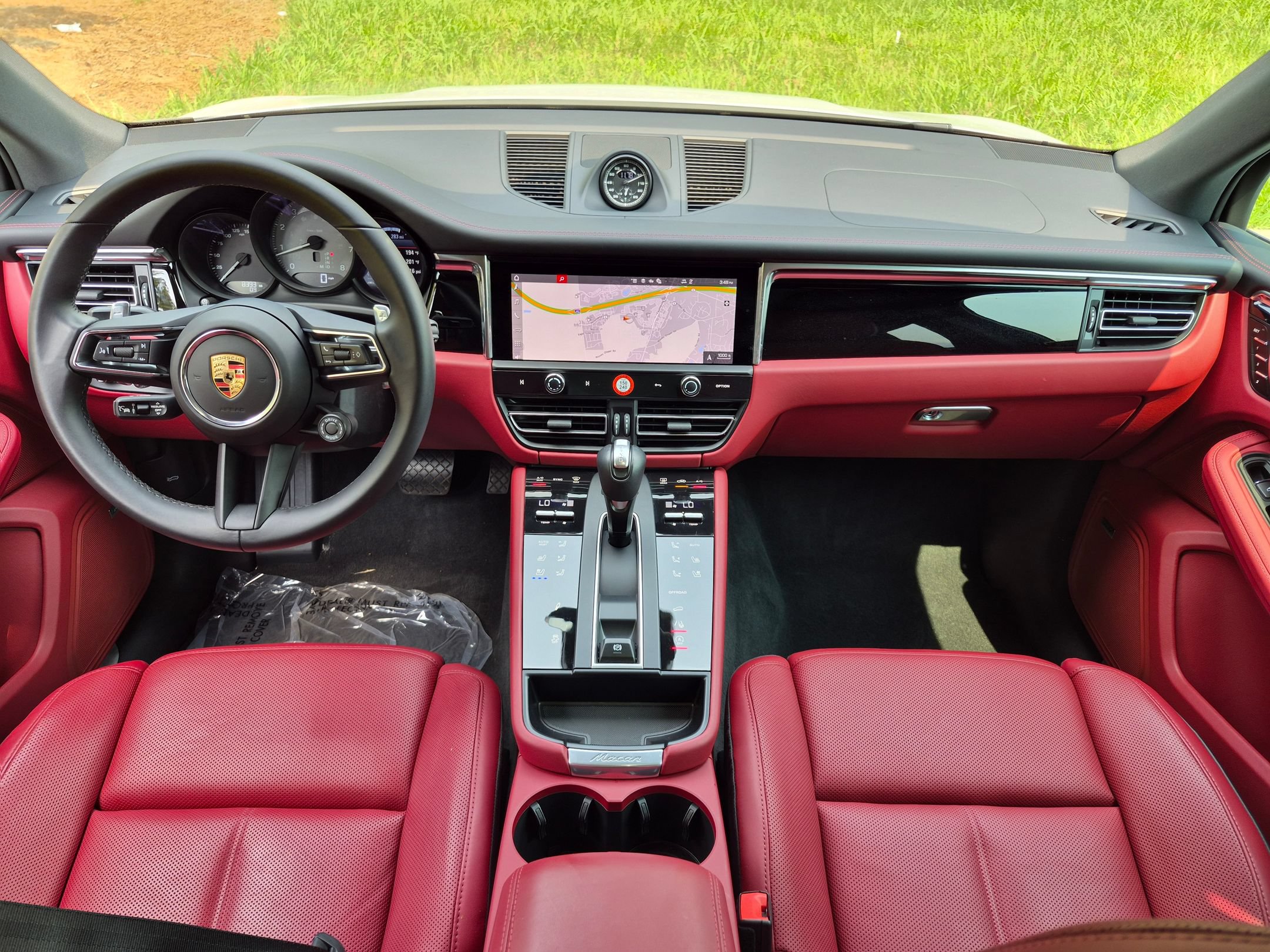 Certified 2025 Porsche Macan S AWD/4WD image 21