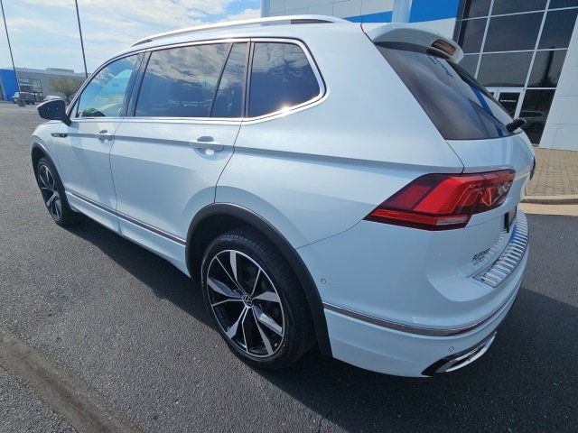 Used 2022 Volkswagen Tiguan SEL R-Line image 3
