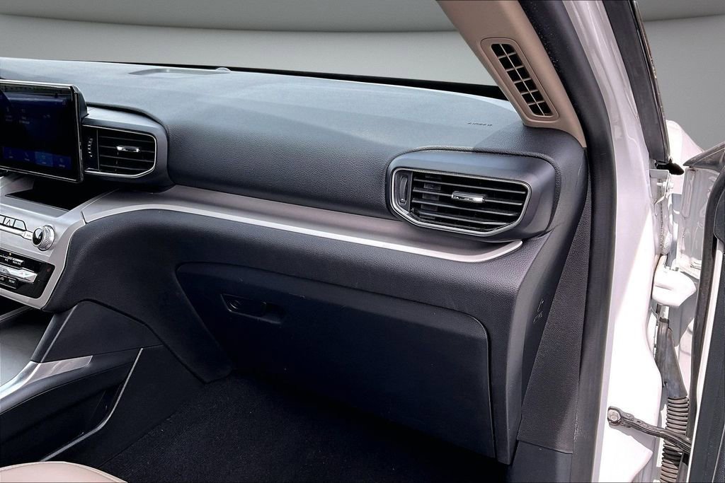 Used 2023 Ford Explorer XLT w/ Equipment Group 202A image 27