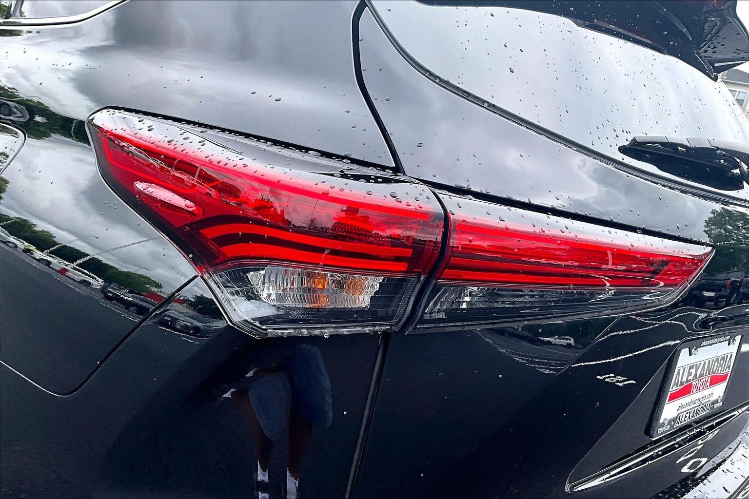 Used 2022 Toyota Highlander XLE AWD/4WD image 29