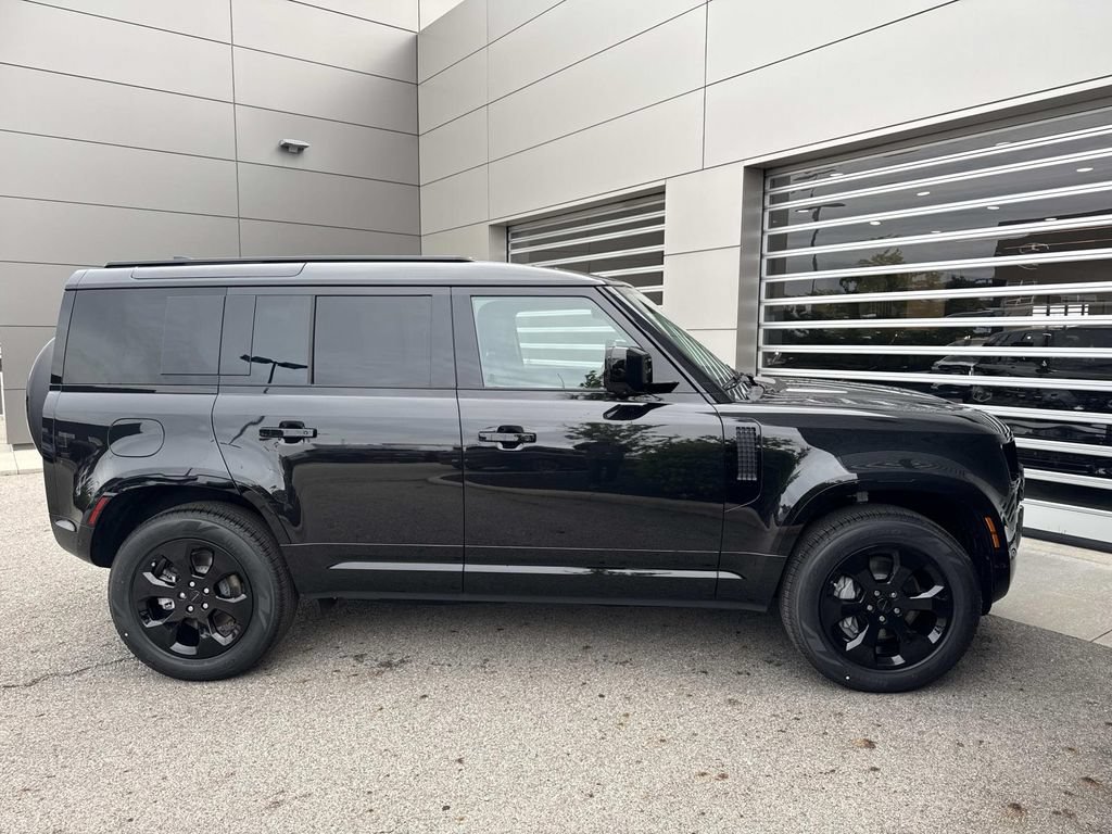 New 2026 Land Rover Defender 110 X-Dynamic SE AWD/4WD image 8