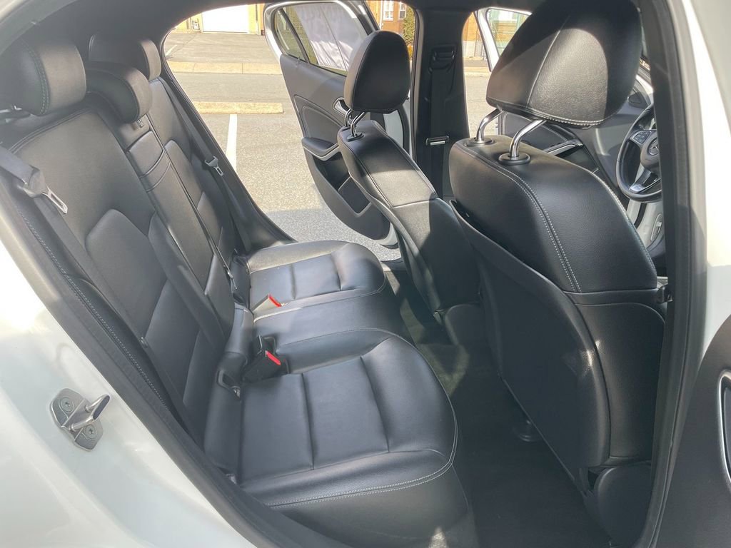 Used 2019 Mercedes-Benz GLA 250 4MATIC image 25