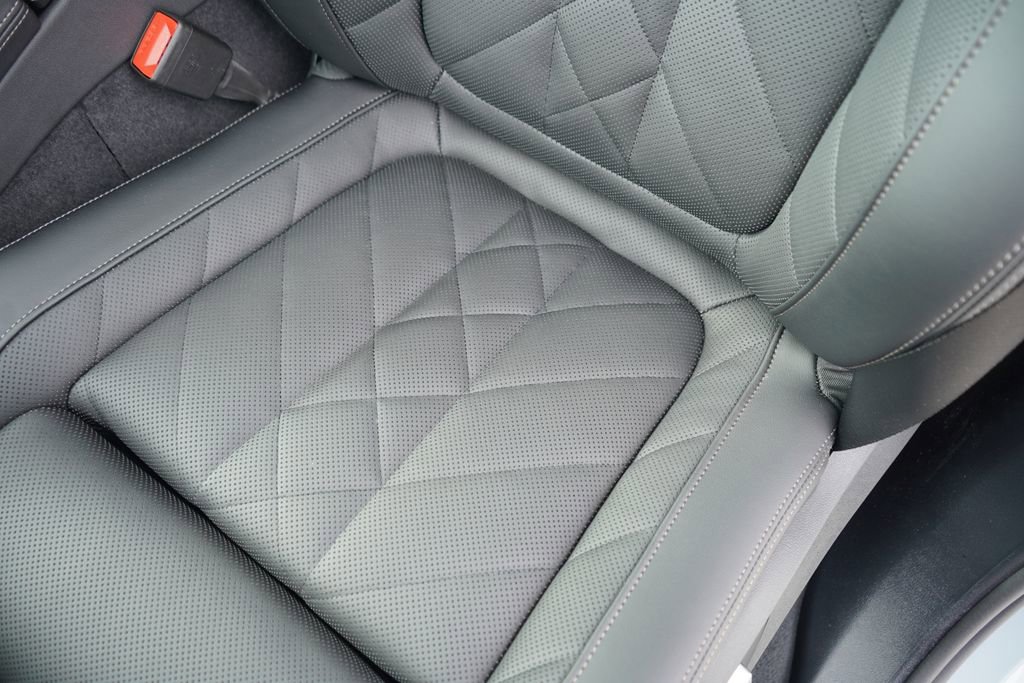 New 2026 BMW X5 xDrive50e w/ M Sport Package image 12