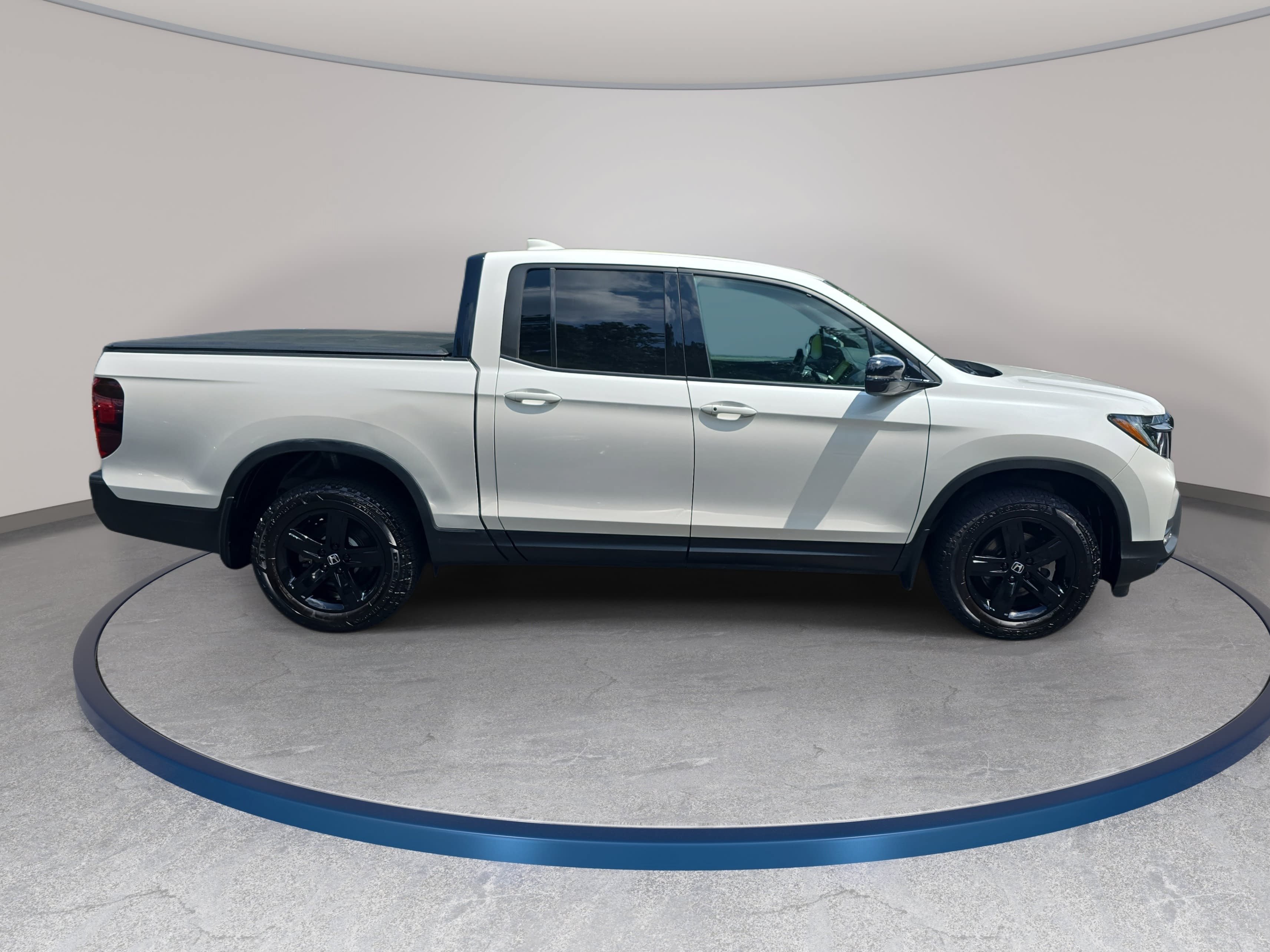 Used 2023 Honda Ridgeline Black Edition image 4