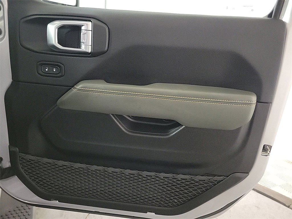 Used 2024 Jeep Wrangler High Altitude image 25