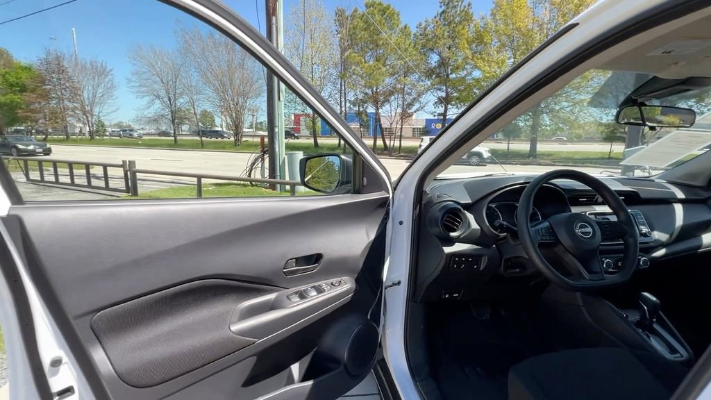 Used 2023 Nissan Kicks S image 34