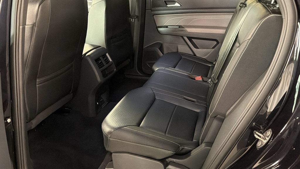 Used 2021 Volkswagen Atlas Cross Sport SE w/ Panoramic Sunroof Package AWD/4WD image 16