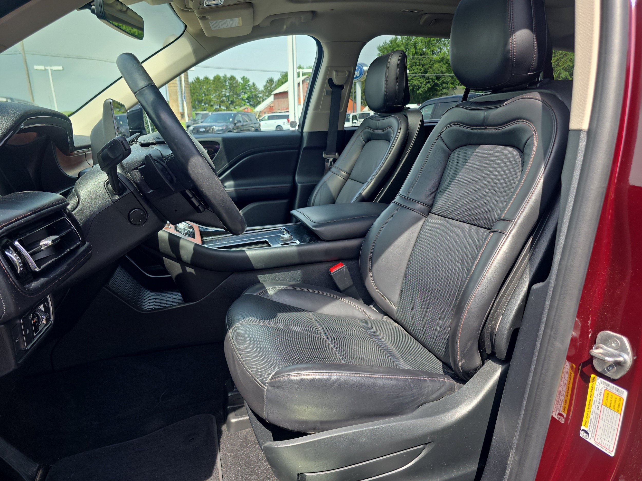 Used 2020 Lincoln Aviator Reserve w/ Equipment Group 201A AWD/4WD image 9