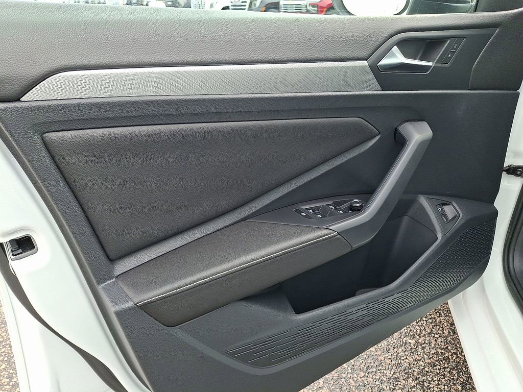 Used 2023 Volkswagen Jetta Sport image 15