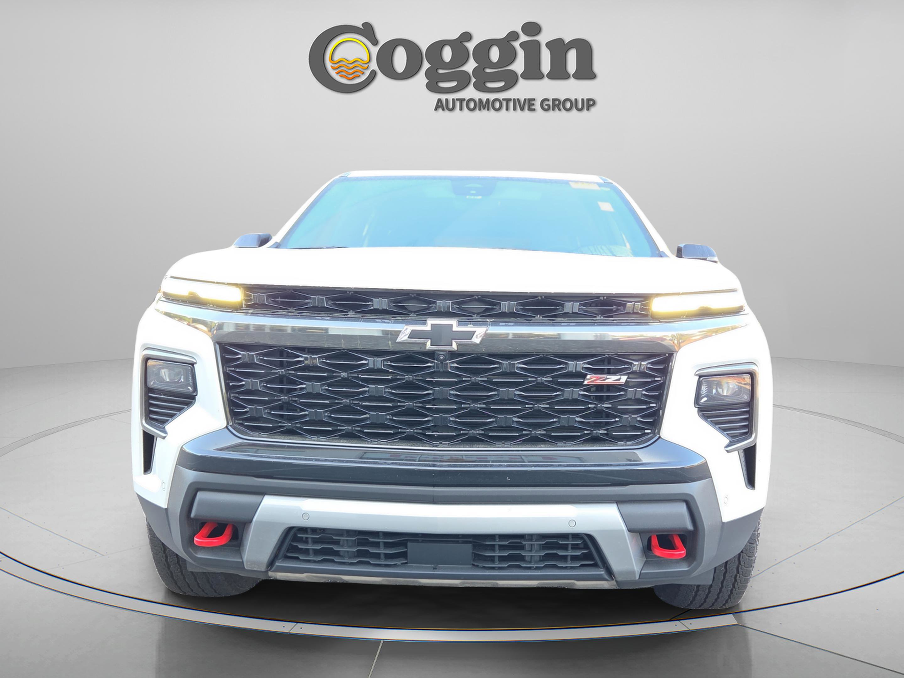 Used 2024 Chevrolet Traverse Z71 w/ Enhanced Driving Package image 8