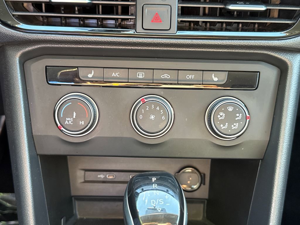 Used 2022 Volkswagen Taos SE image 23