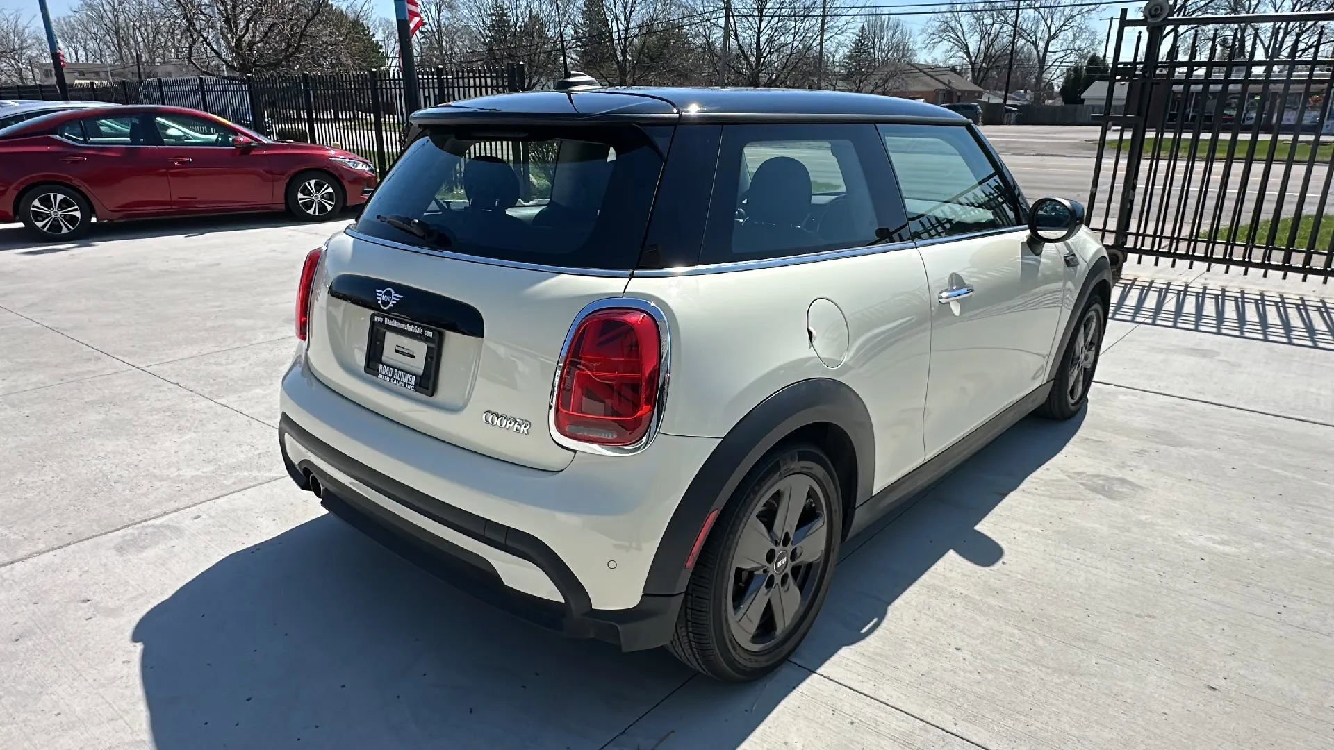 Used 2023 MINI Cooper 2-Door Hardtop image 5