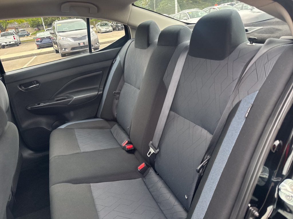 Used 2025 Nissan Versa SV FWD image 32