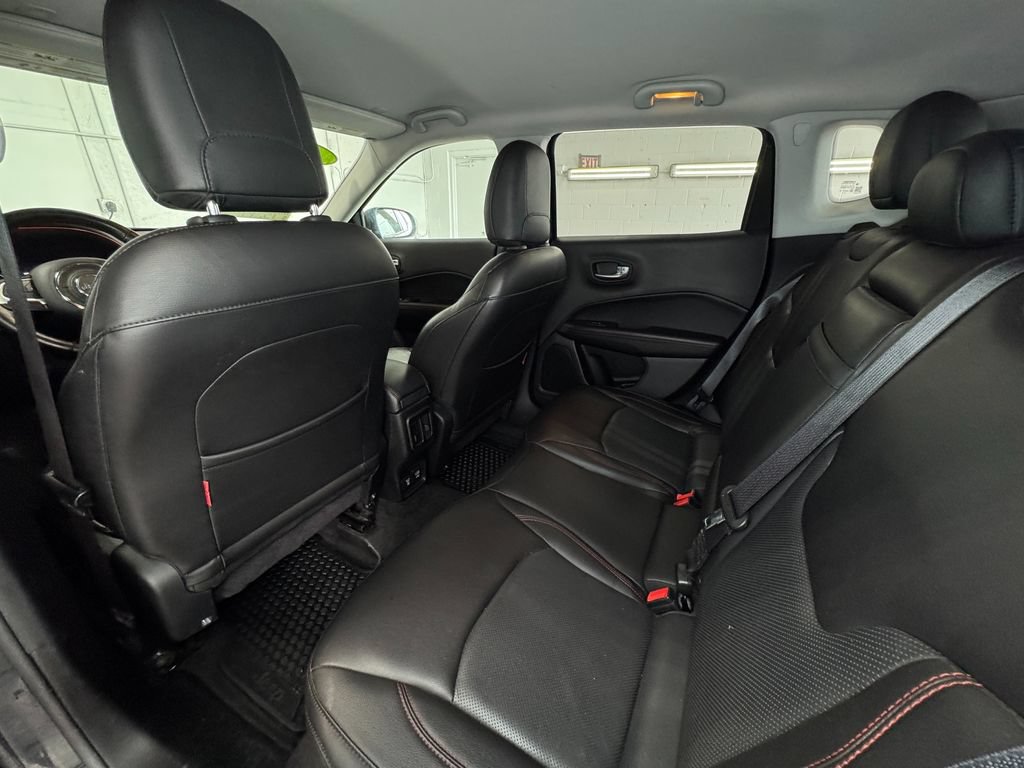 Used 2018 Jeep Compass Trailhawk w/ Leather Interior Group AWD/4WD image 21